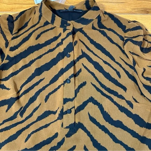 New NWT White House Black Market 3Q Popover Brown Tiger Blouse Size XS Career - Picture 2 of 8